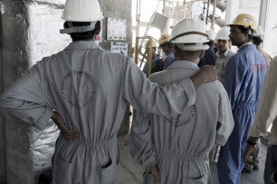 DUBAI, UNITED ARAB EMIRATES: 11 NOVEMBER 2008: Construction of the Burj building, Dubai. (Photo by David Gillander)
www.davidgillanders.com