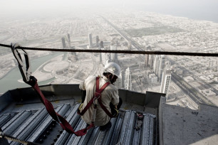 DUBAI, UNITED ARAB EMIRATES: 15 NOVEMBER 2008: Construction of the Burj building, Dubai. 
(Photo by David Gillanders)
www.davidgillanders.com